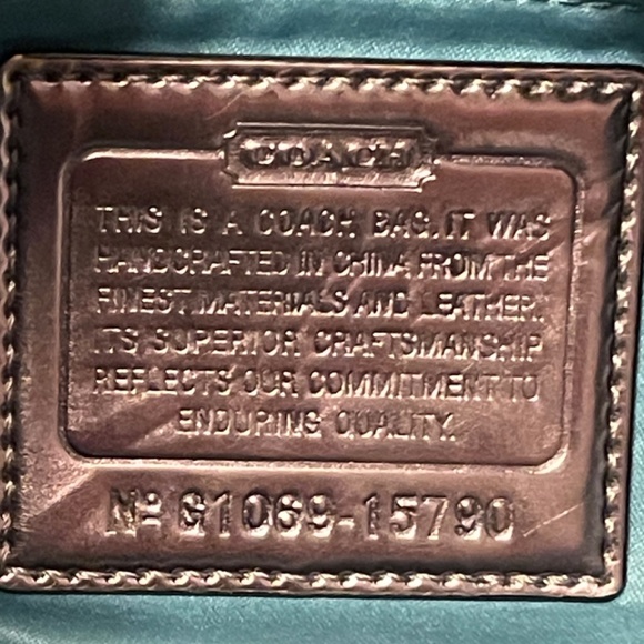 Coach, patent leather shoulder hobo purse - Picture 3 of 4